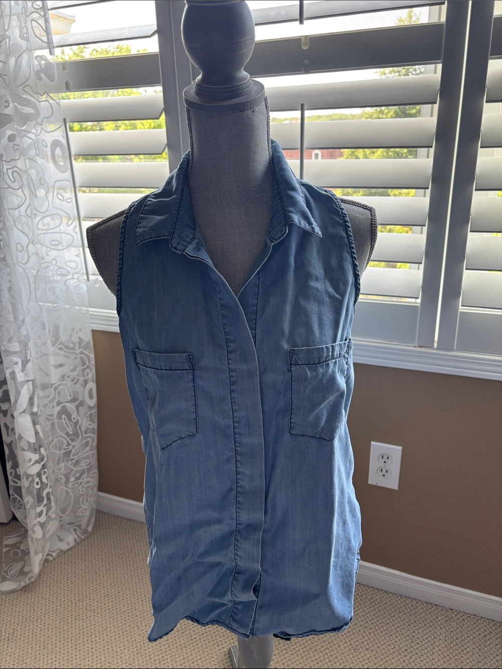 Velvet Heart Light Blue Sleeveless Denim Button-Front Top
